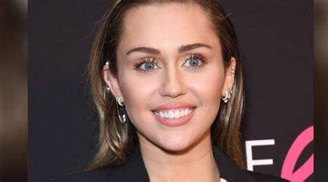 Miley Cyrus Poses Completely Nude Says Shes Ready To Party In New