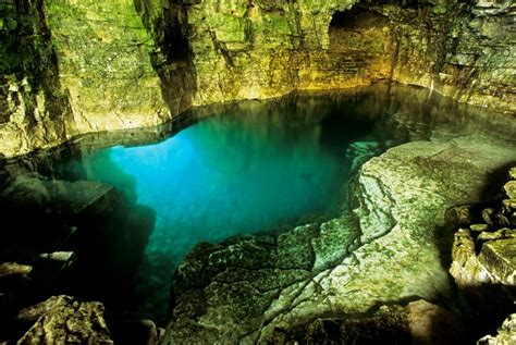 15 Impressive Underwater Caves That Will Mesmerize You Page 13