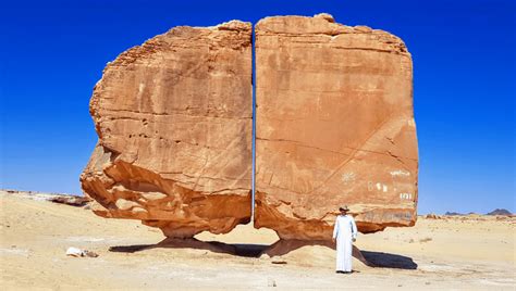 How Did The Al Naslaa Rock Formation Get Split In Two Iflscience