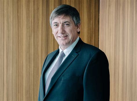 Later behaalde hij nog een mba aan de universiteit antwerpen. Jan Jambon | Nieuw-Vlaamse Alliantie (N-VA)