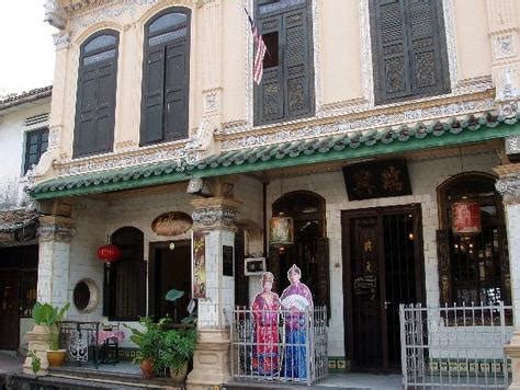 Istilah 'peranakan' sudah lama didengari. Travel To Malaysia: Baba Nyonya Heritage Museum, Malacca ...