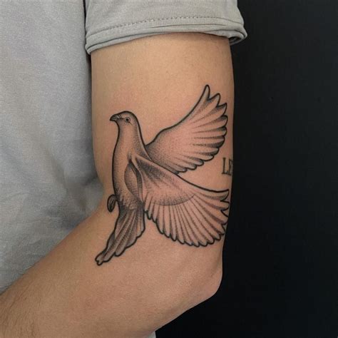 dove tattoo meaning everything about the dove symbol