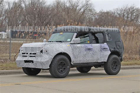 2021 Ford Bronco Here Are Some Spy Shots Jalopnik — Stangbangers