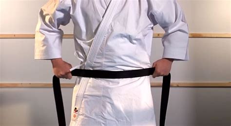 چگونه کمربند کاراته خود را صحیح ببندیم و چرا مهم است؟ ژیار آنلاین