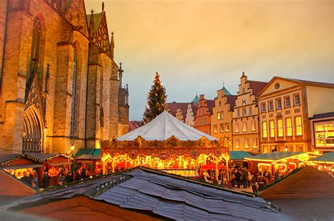 The christmas market in osnabrueck is visited by thousands of tourists every year. Historischer Weihnachtsmarkt Osnabrück by Angeles Antolin Hoyos / 500px