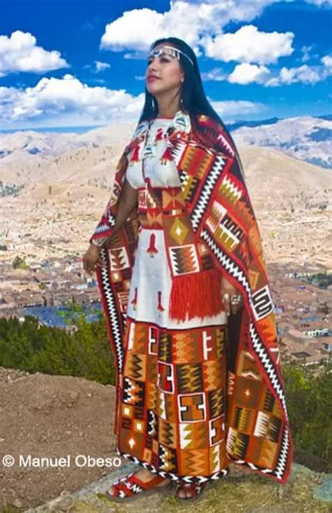 Perú Mujer Con Traje Tradicional De Princesa Inca Peruvian People