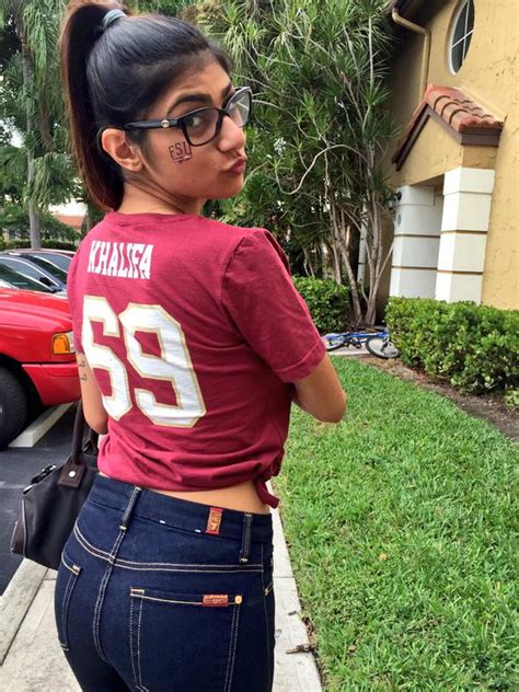 Hot Actress Actress Mia Khalifa Hot Photos