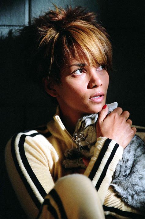 Catwoman Movie Still 2004 Halle Berry Hairstyle