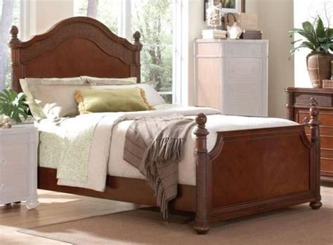 Available for 5 easy payments. Floor model new Queen clearance bedroom set *comes with ...