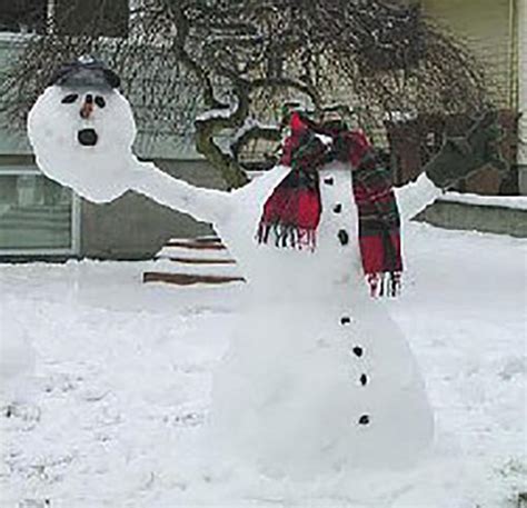 Fun & unusual ways to build snowmen. 25 Most Funny Snowman Pictures And Images