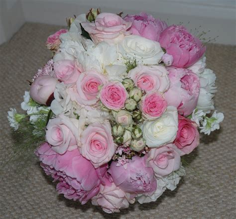 Gorgeous Bouquet Including The Following Flowers Duchess De Nemours