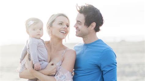 Ali Fedotowsky Marries Kevin Manno In Romantic Seaside Wedding Huffpost Life