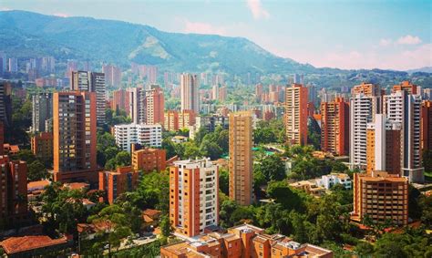 Come to the most welcoming country in the world. Medellin, Colombia 1600×957 : CityPorn