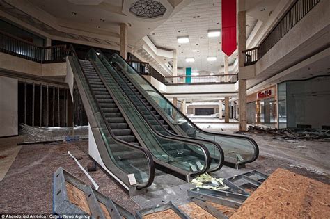 Inside Ohio Randall Park Mall Once The Biggest In The World Abandoned