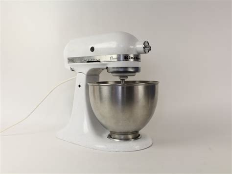 This part is used with the stand mixers attachments, as well as to hold the end cap to the front of the mixer. KitchenAid Classic Mixer K45SSWH Repair - iFixit