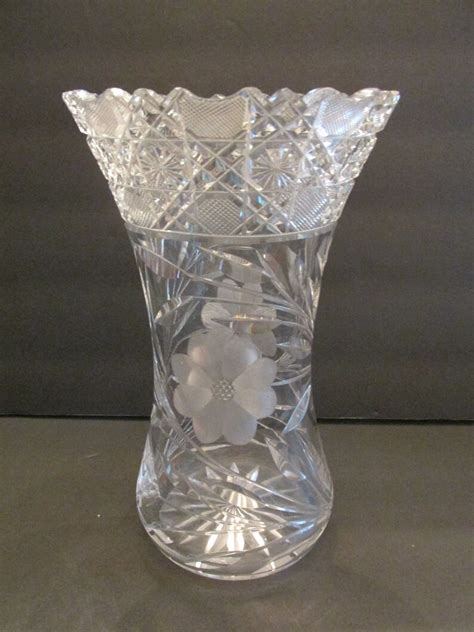 Gorgeous Frosted Etched Glass Flower Design Vase Etsy