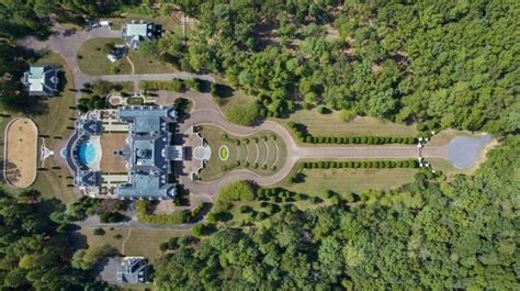 Fancy An Alabama Mansion With A Guitar Shaped Driveway Mansions