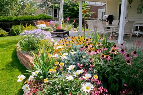 That means that those gardens and landscapes need shade loving annuals and perennials to bring in that much needed fall color. Photos | Breathtaking Rocky Mountain Gardens, Patios and ...
