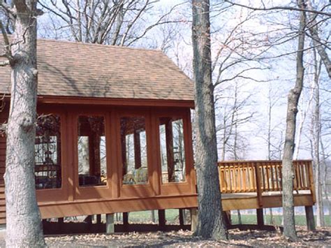 Three season porch panels come with removable fiberglass screen inserts allowing you to paint and stain your new product with ease. CDC | 3 Season Rooms