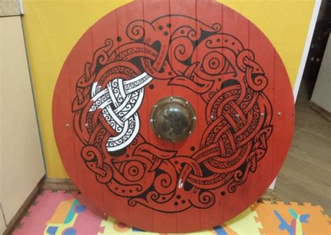 Viking shield specializes in high quality replicas from the viking age. A Majestic DIY Shield Made In Viking Style (16 pics) - Izismile.com
