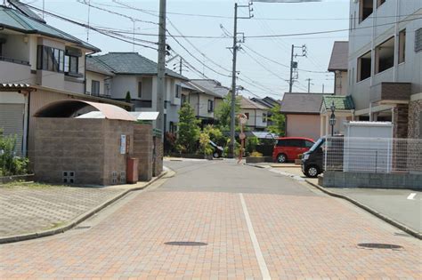 .ップ 住建・不動産 エレクトロニクス サービス・食品 ネット・it 小売り・外食 ヘルスケア 金融機関 自動車・機械 法務・ガバナンス 環境エネ・素材 未来面. 静かな住宅街 - 無料画像・フリー写真素材｜ActivePhotoStyle