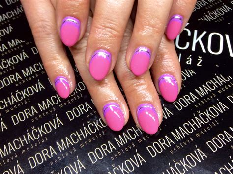 * můžete sdílet gelové nehty obrázky na sociální média. Trendy jaro 2017 - Dora Macháčková - nehtová modeláž