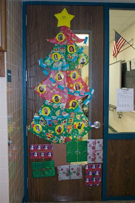 Here are some decoration ideas to help transform your classroom into a holiday wonderland. Classroom Doors Show Christmas Spirit - Villa Maria ...