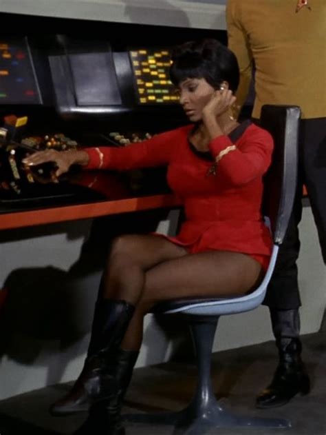 Uhura Lovely Legs Nichelle Nichols Hottie Bridge Nichelle Nichols