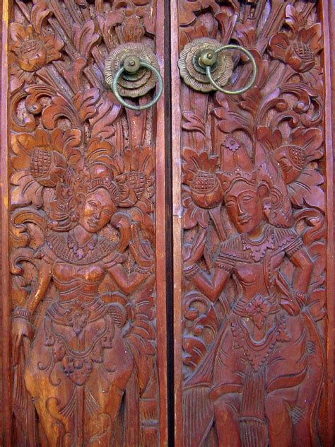Balinese Door A Balinese Door With Intricate Designs Silig Flickr