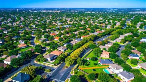 Veteran housing market analyst louis christopher, managing director of sqm research, has a base case scenario (assuming jobkeeper is extended to september and a progressive vaccine rollout) of capital city house prices rising 5 per cent to 9 per cent in 2021, with the strongest growth in perth. Housing Market Predictions 2021: Experts' Forecast | Mashvisor