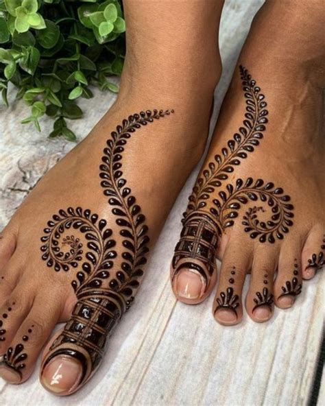 15 beautiful and easy mehndi designs for leg