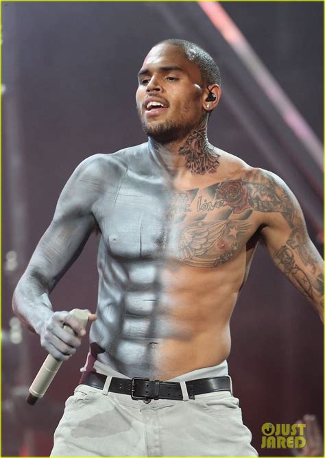 Chris Brown Shirtless For Bet Awards Performance Photo 2681913 Chris Brown Shirtless