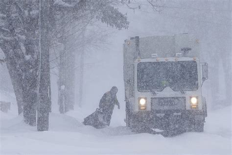 Heavy Snow Hitting Parts Of Midwest Dangerous Cold Coming