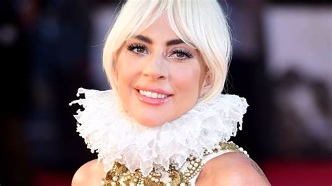 Lady Gaga Wears Alexander Mcqueen For The London Premiere Of A Star Is