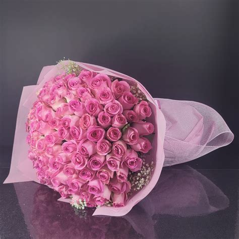 100 Pink Roses Bouquet For Her On Special Day In Sharjah