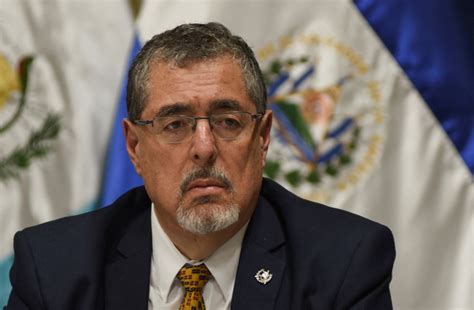 Guatemala restarts presidential transition with president-elect's team