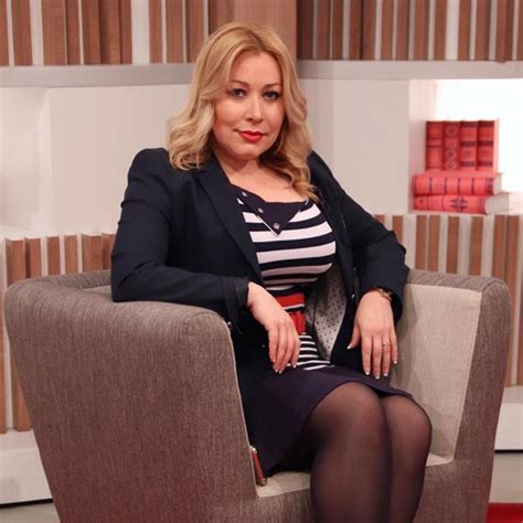 Suzana garcia anunciou a sua saída do você na tv na semana passada durante o você na tv, e ficou… suzana garcia deu com os pés à tvi porque não vai à bola com cristina ferreira e tudo aconteceu em… Herman José faz piada com decote exagerado de cronista do ...