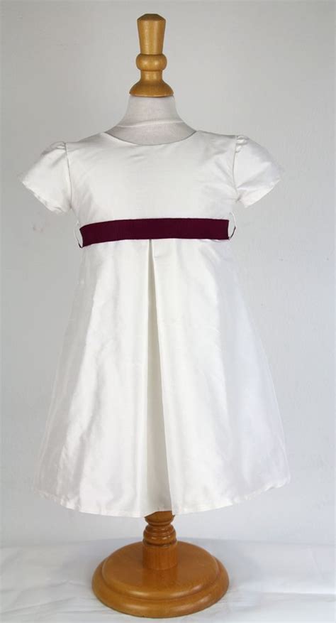 We did not find results for: Taufkleid aus München handcrafted in munich Seidenkleid ...