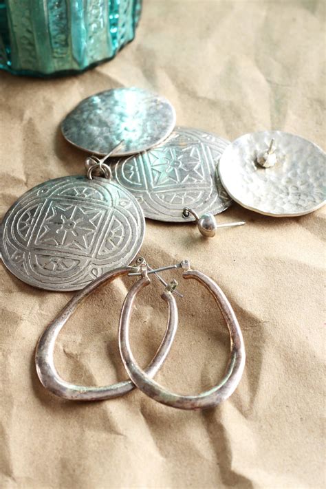 How to clean silver jewelry with toothpaste. How To Clean Silver Jewelry | Apartment Therapy