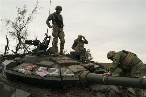 Ukraine Using Captured Russian Tanks To Strengthen Its Offensive