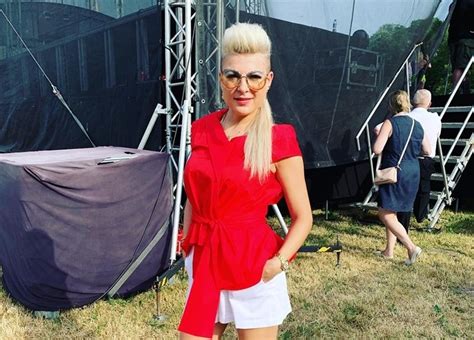 Magda narożna jest polską piosenkarką. Opadną Wam szczęki! Magda Narożna zaskoczyła wszystkich ...