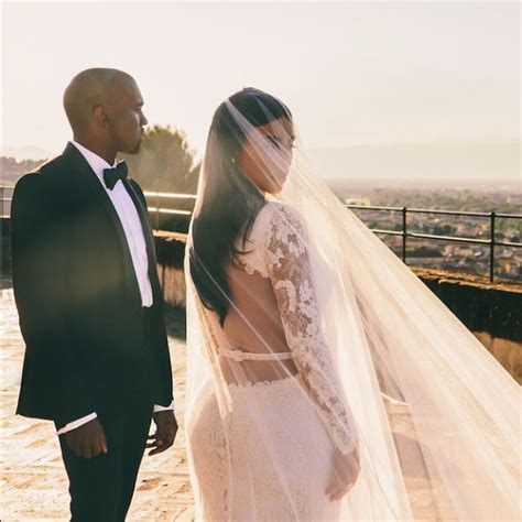 Kim Kardashian Posts Stunning New Wedding Picture With Kanye West—take