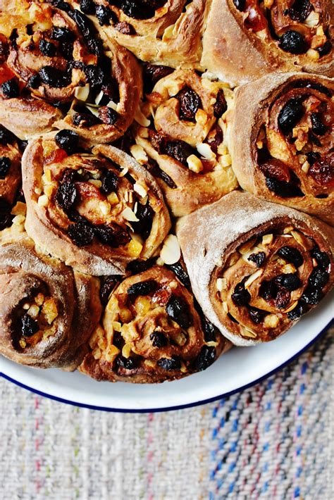 Fruit cake can be made at least 2 weeks in advance (some even said 1 month in advance) and this is my 3rd fruit cakes that i baked for my friends as christmas gift and i'm going to bake this. Fruit loaf cake recipes - Find the best rated recipes!