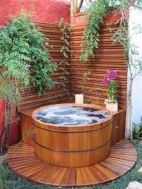 Rustic Cedar Hot Tub Ideas For Natural Atmosphere