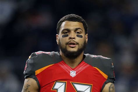 Mike Evans Wins A Pair Of Awards Bucs Nation