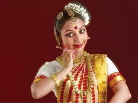 #mohiniyattam by dr neena prasad held on 10 march 2020 as part of guruvayur ulsavam, the temple festival at guruvayur, thrissur dt. Neena Prasad - Acclaimed Mohiniyattam dancer from Kerala ...