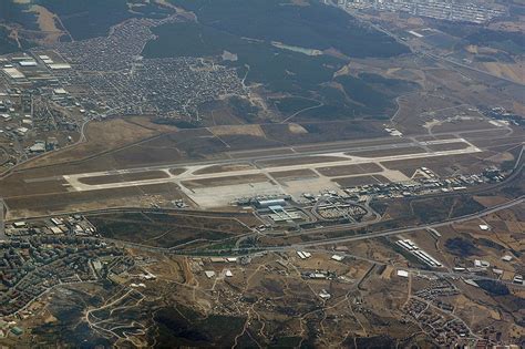 İzmir adnan menderes havalimanı ile i̇zmir otogar arasında 26 kilometrelik bir mesafe bulunuyor. Port lotniczy Izmir - Wikipedia, wolna encyklopedia