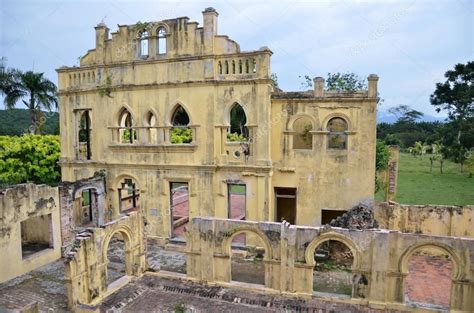 Bu 4 yatak odalı dairede 2 banyo odası bulunmaktadır. Kellie Castle located in Batu Gajah, Malaysia - Stock ...