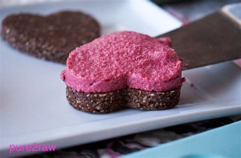 And don't worry, most of them look like they took much more time and effort to make than they actually do — you don't have to be a pro in the kitchen to indulge in these. Gluten-free Raw Chocolate Banana Raspberry Cookie Sandwich ...