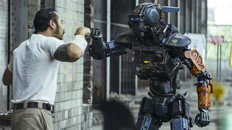 Chappie Le Robot Intelligent Qui Agace Sigourney Weaver Et Hugh Jackman